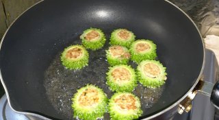 苦瓜酿肉的做法步骤：6