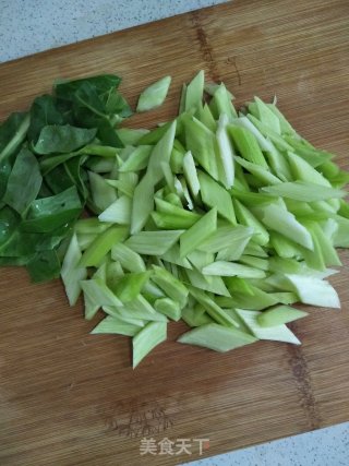 清炒芥兰梗的做法步骤：3