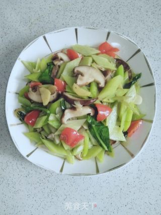清炒芥兰梗的做法步骤：11