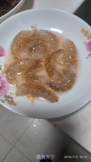 虾仁荷兰豆的做法步骤：1