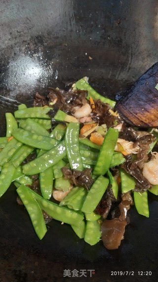虾仁荷兰豆的做法步骤：7