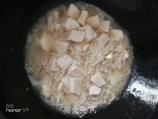 金针菇烧豆腐的做法步骤：7
