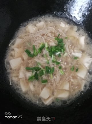 金针菇烧豆腐的做法步骤：8