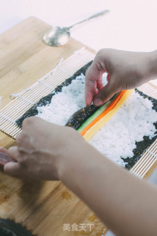 海参寿司的做法步骤：4
