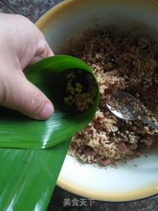 牛肉肠香菇粽子的做法步骤：8