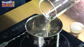 自制奶茶风栖蜜桂菜谱的做法步骤：1