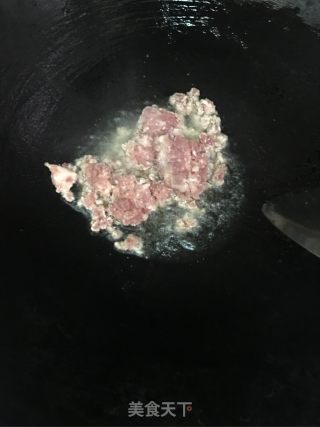 火腿肠肉末炒黄瓜的做法步骤：4