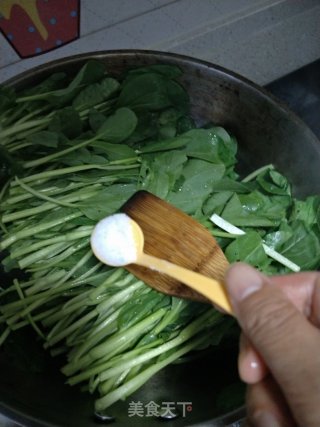 蒜爆鸡毛菜的做法步骤：3