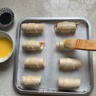 香肠酥皮卷的做法步骤：5
