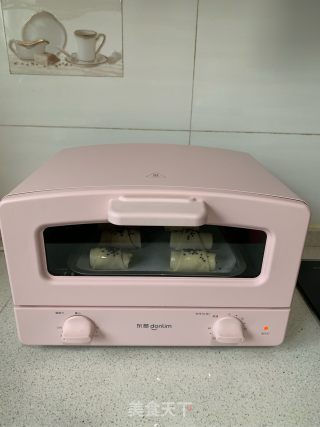 香肠酥皮卷的做法步骤：7
