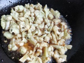 素炒菜花的做法步骤：7