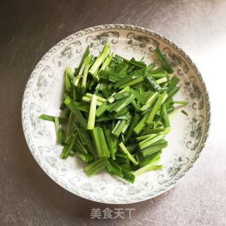 肉末香菇炒韭菜的做法步骤：3