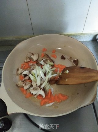 鸡蛋炒时蔬的做法步骤：9