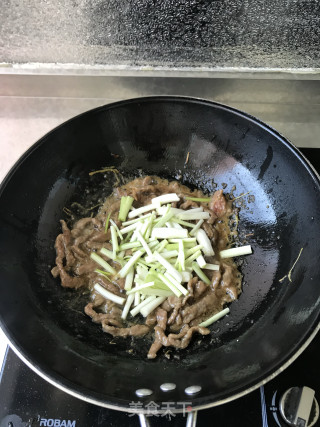 葱香牛柳的做法步骤：5