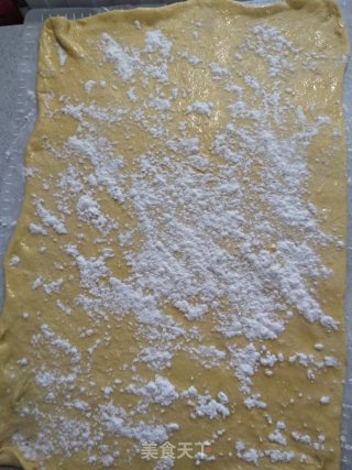 南瓜汁花卷的做法步骤：8