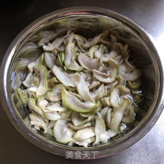 五花肉烧瓠子干的做法步骤：2