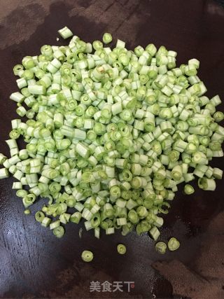 榄菜肉沫炒豆角的做法步骤：1