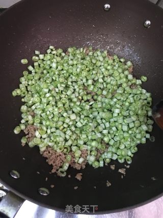 榄菜肉沫炒豆角的做法步骤：4