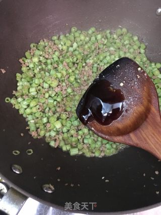 榄菜肉沫炒豆角的做法步骤：6