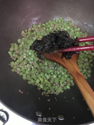 榄菜肉沫炒豆角的做法步骤：7