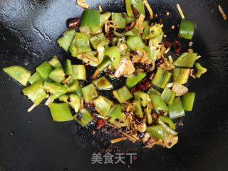 青椒炒海兔的做法步骤：8