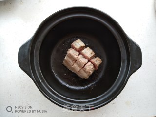 砂锅红烧肉（排骨）的做法步骤：2