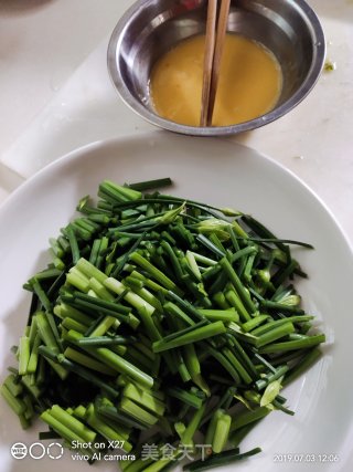 韭菜心炒鸡蛋的做法步骤：1