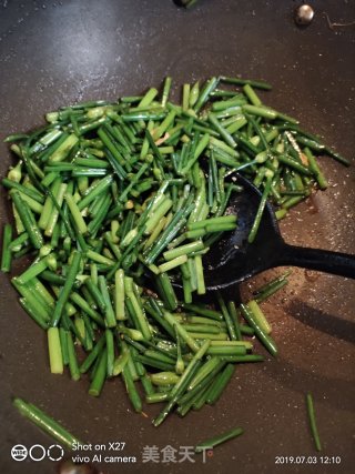 韭菜心炒鸡蛋的做法步骤：3