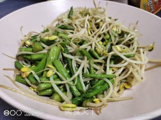 芦笋炒豆芽的做法步骤：4