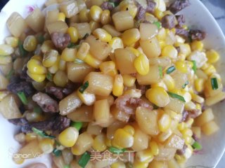 牛肉丁炒土豆玉米粒的做法步骤：9