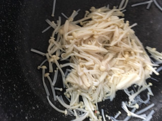 糖醋金针菇拌黄瓜的做法步骤：3