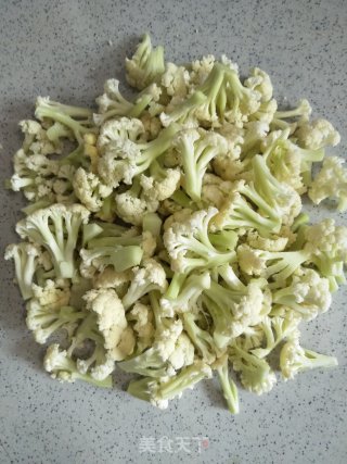 彩椒炒菜花的做法步骤：2
