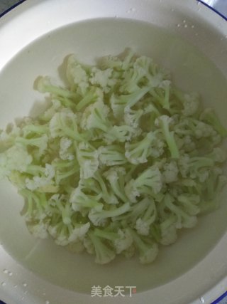彩椒炒菜花的做法步骤：5