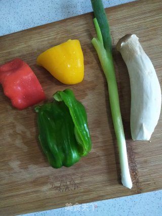 彩椒炒菜花的做法步骤：6