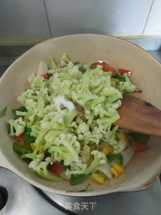 彩椒炒菜花的做法步骤：11