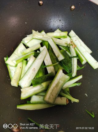 豆腐炒丝瓜的做法步骤：2