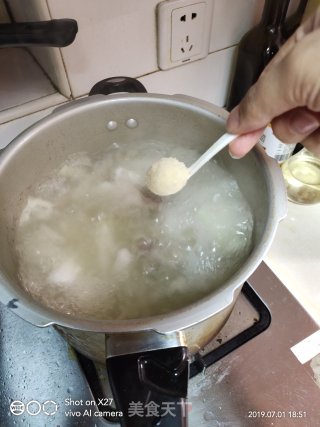 排骨冬瓜汤的做法步骤：3