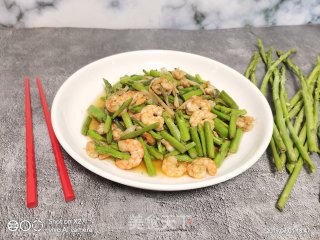 虾仁炒芦笋的做法步骤：9