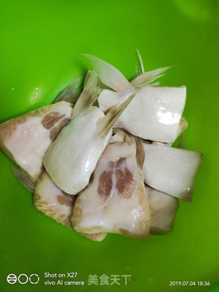 嫩姜焖巴沙鱼鳍的做法步骤：2
