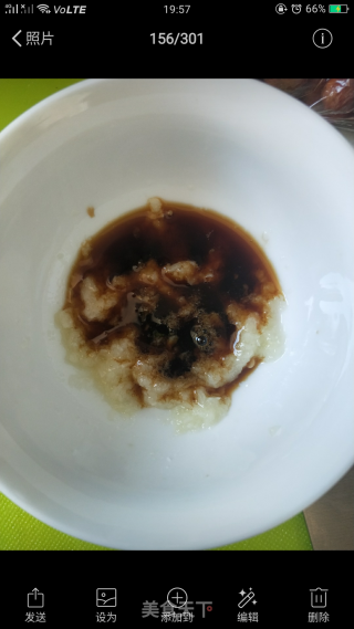 炝拌绿豆芽花生米的做法步骤：3