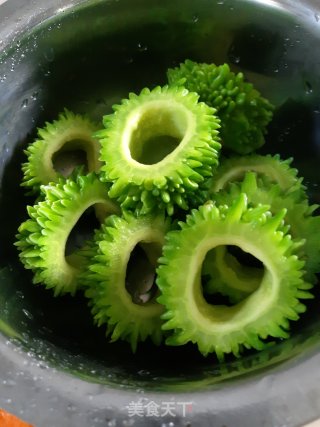 蒸苦瓜酿肉的做法步骤：2