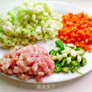 炒三丁的做法步骤：2