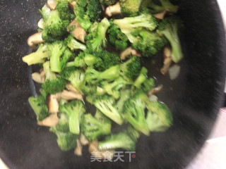 香菇蚝油西兰花的做法步骤：9