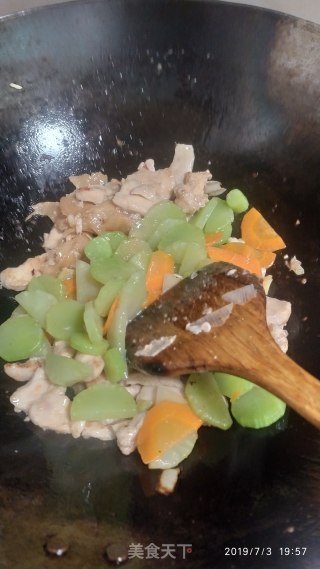 鸡胸肉炒窝笋的做法步骤：7