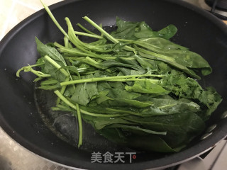 白灼菠菜的做法步骤：3