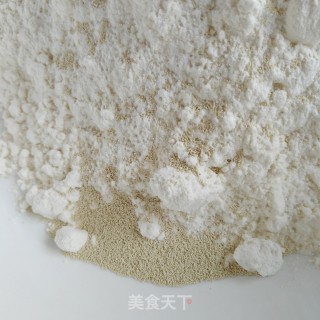 酱肉包子的做法步骤：1