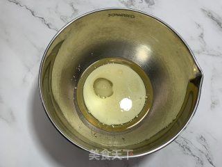 10寸裱花奶油生日蛋糕的做法步骤：2
