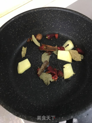 黑啤烧麻鸭的做法步骤：3
