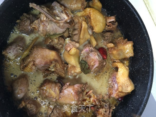 黑啤烧麻鸭的做法步骤：9