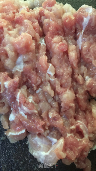 石斛炖瘦肉的做法步骤：2